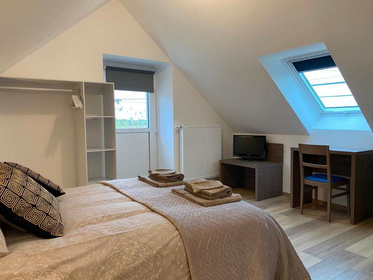 La Giendrotais Bed & Breakfast Corseul Dış mekan fotoğraf